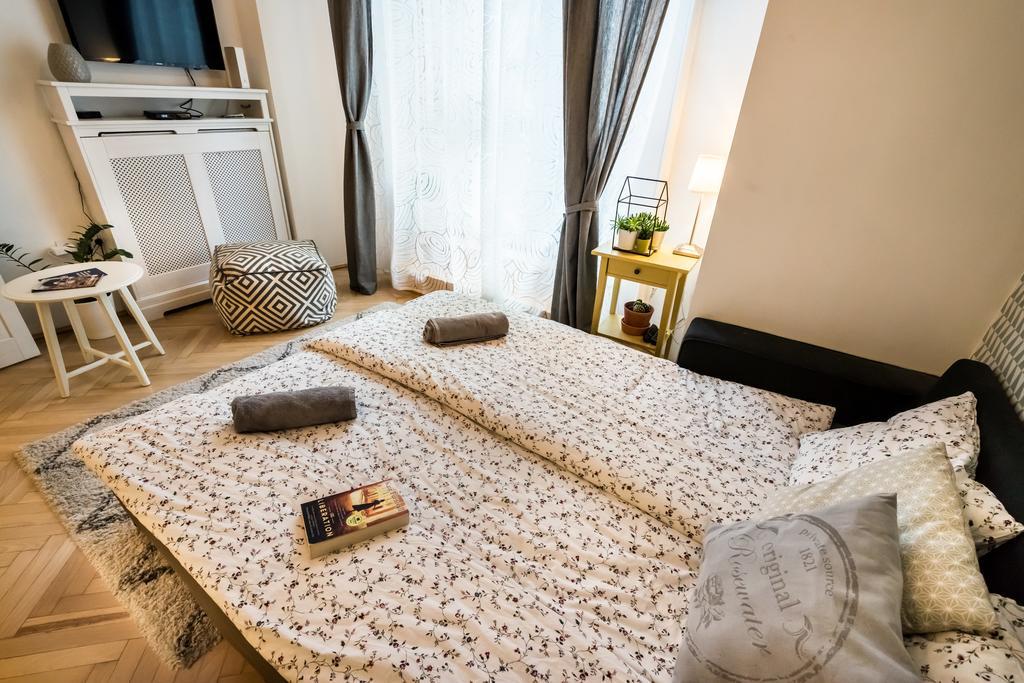 Bpr Charming Design Apartment With Balcony, A/C Budapest Exterior photo